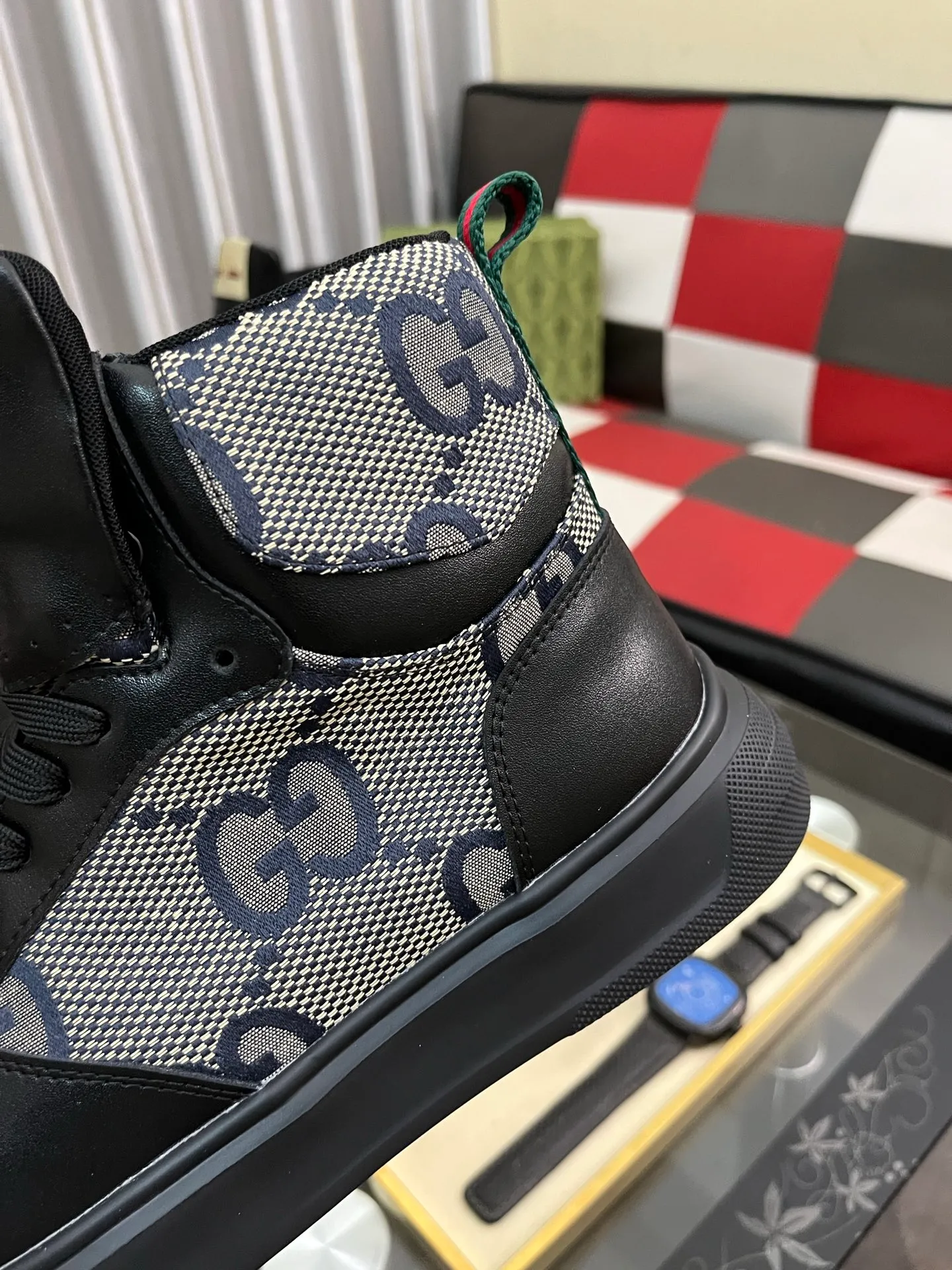 Men's shoes 💰440⌚️⌚️ Gucci •Gucci original quality. ~ Unique modern style sneakers. 🏃A must-have casual shoe for trendy men😍😍 Original brand imported from Italy, imported original leather, sheep lining (refuses to discolor and grind feet) Sole: Original sole provided by the original factory, French lazy style design ⚠️Fit to the feet, original quality attached, super comfortable original sole, size: 38-443️⃣Colors available